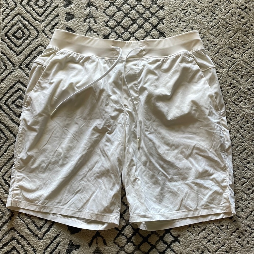 White Lululemon men’s shorts
